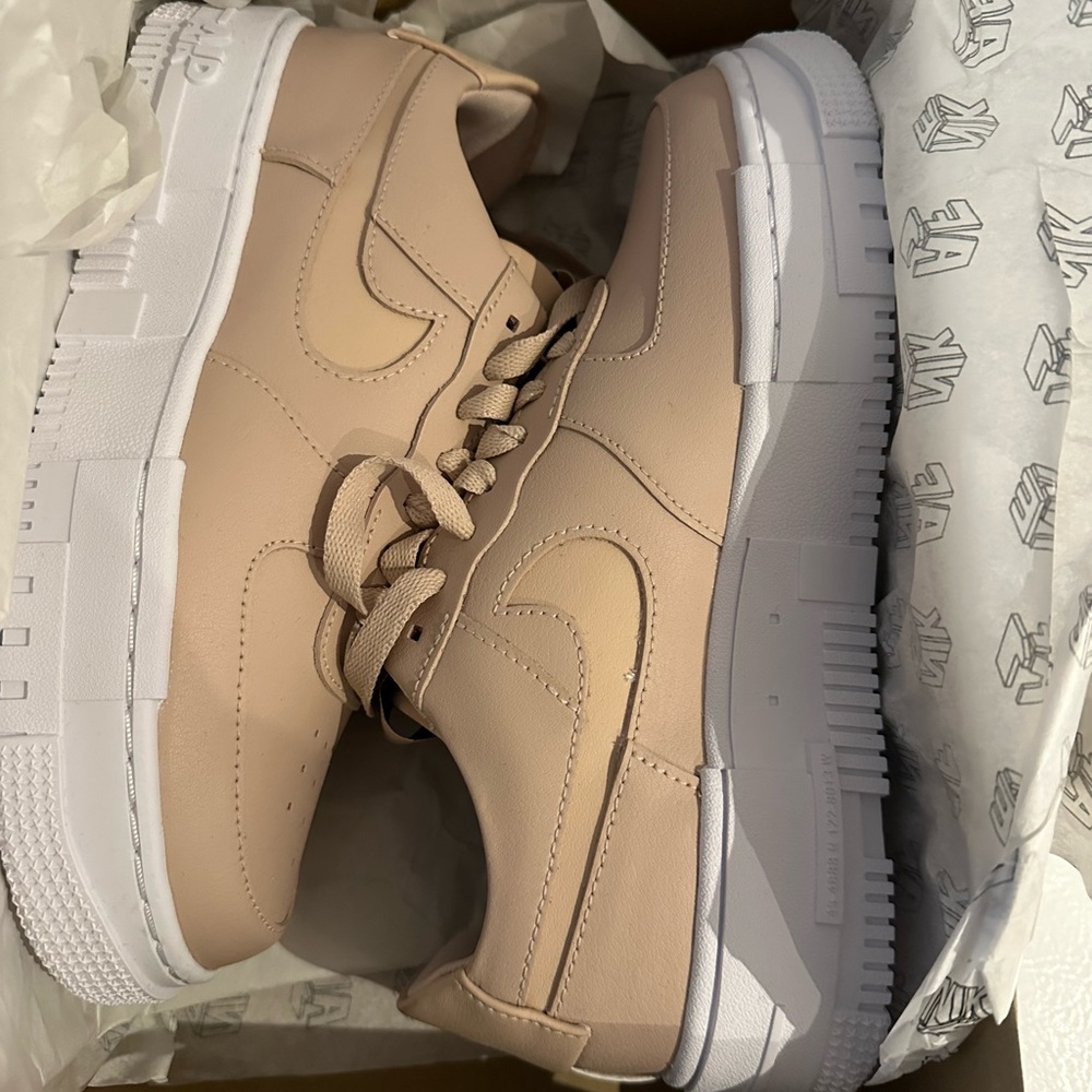 Nike Low-Top Sneakers in Light Beige with White Sole